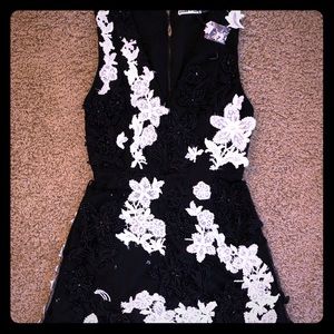 Alice AndOlivia black and white dress